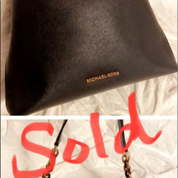 Michael Kors black handbag w/gold finish. Has a long attachable shoulder strap. - Picture 1 of 7